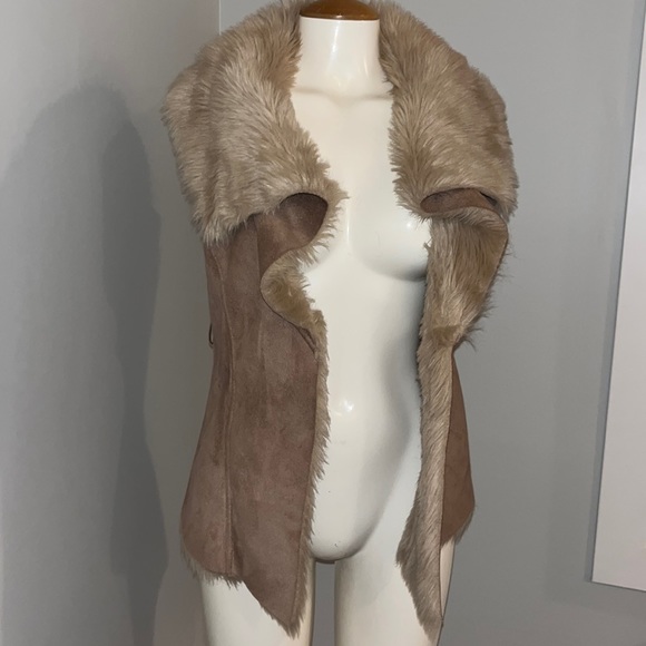 Armani Exchange Fur Vest Size XS - Picture 1 of 5